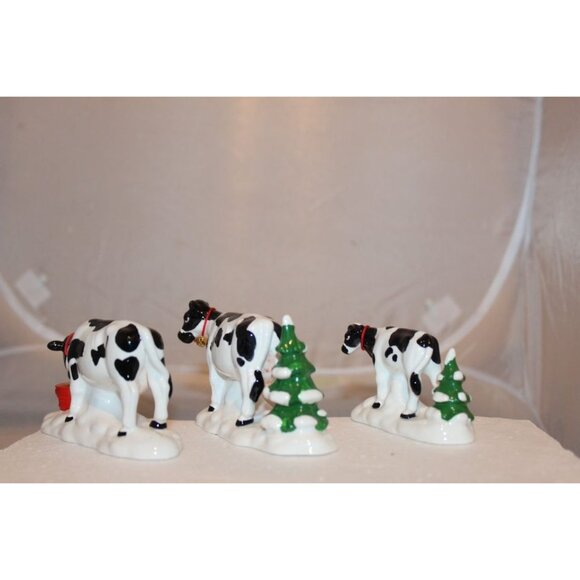 Dept 56 Snow Village - A Herd of Holiday Heifers - Picture 4 of 6